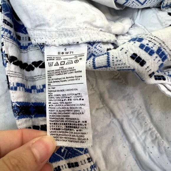 Khakis by Gap‎ The City 3 Inch Shorts Womens Sz 6 Blue White Aztec Woven - Picture 4 of 6